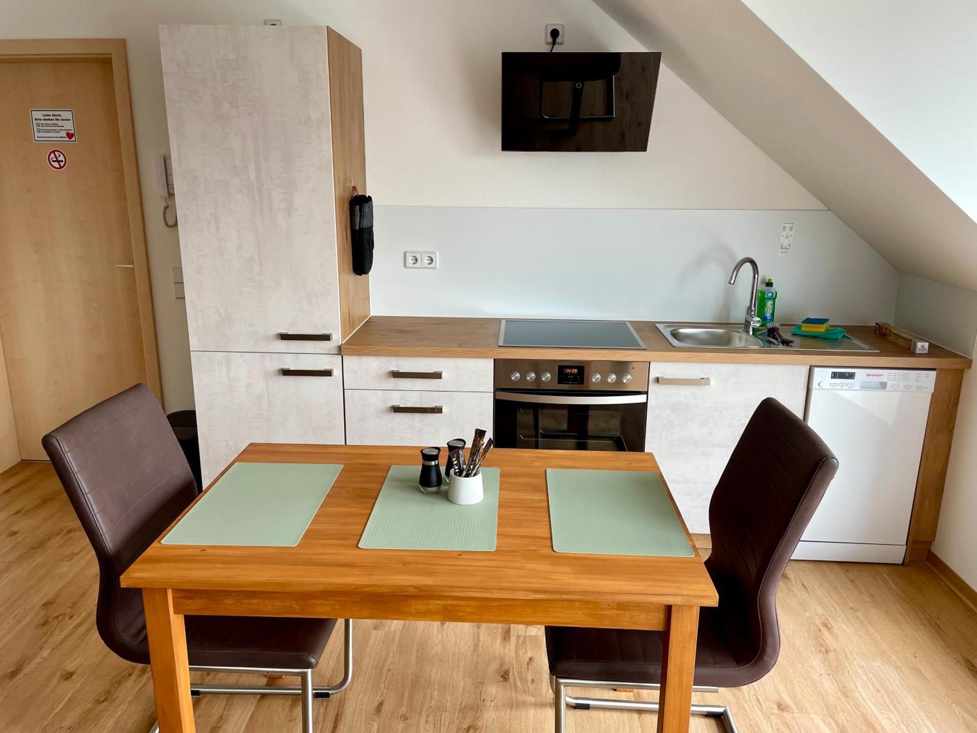 Stadtoase Geraeumige Gaestewohnungen Mit Balkon, Komfort, Modernitaet Und Ruhe, Fuer Monteure Geeignet, Free Wifi Frankenberg Екстер'єр фото